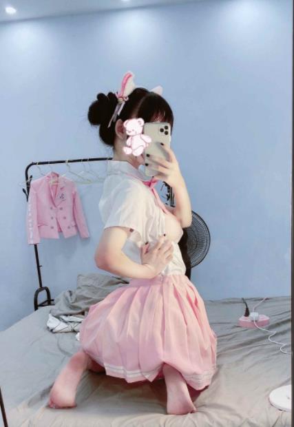 虎牙网红主播《芊芊qianfff》4套资源合集