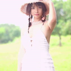 P站女神级内衣模特《JasmineJ》户外喷水视频