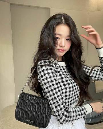 82社区高颜值完美身材才艺女神（LiSa）私拍合集