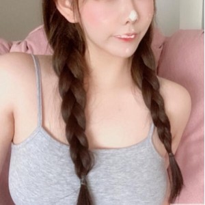 「探寻二次元网红的微博合集，带你走进热门世界！」