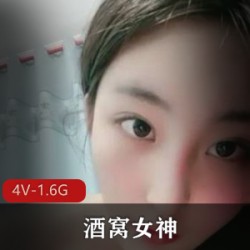 性感女神展示丰满酒窝和大长腿，粉嫩肌肤散发迷人魅力