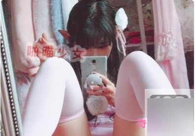 可爱活泼的网红少女啪喵