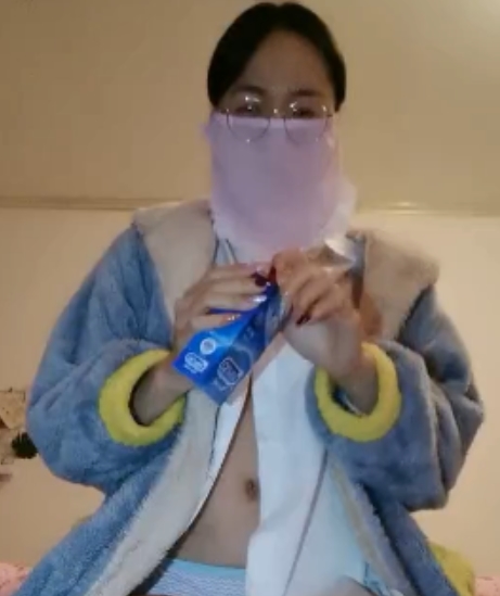 大长腿小学妹：身高176，教室宿舍展示，某处特写，奇怪玩具擦B，主播经典视频