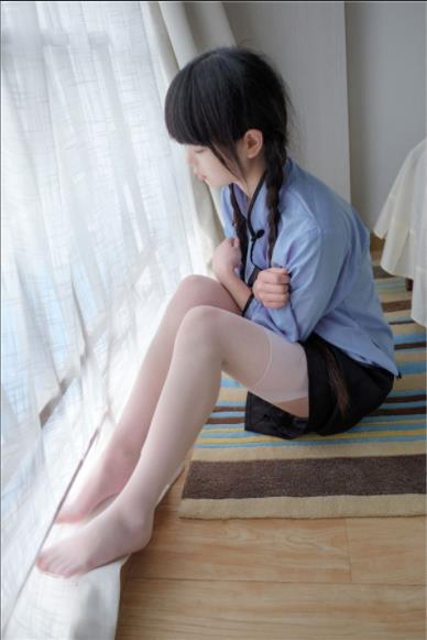 绝版资源：呆萌橘子酱女神白丝美腿合集9.8G