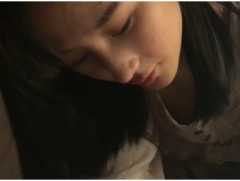 某推清纯女人二次元黑丝网袜小姨子Miji41V/5.2G