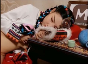 微醺情迷草原：陈可心的异域之爱美R女神陈可心：微醺情迷草原的异域爱情1V-388M：陈可心的微醺情迷草原之旅