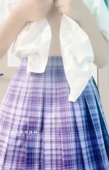 福利姬-佐美-JK嫩妹椅上放飞自我1V+158MB