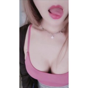 《大胆美女楼梯间放飞自我视频，打包证明大佬知道，1小时270mb》