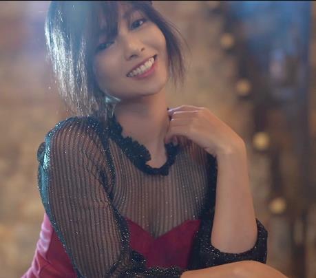 JasmineJ：高颜值身材女神，多才多艺表演视频资源18.8G