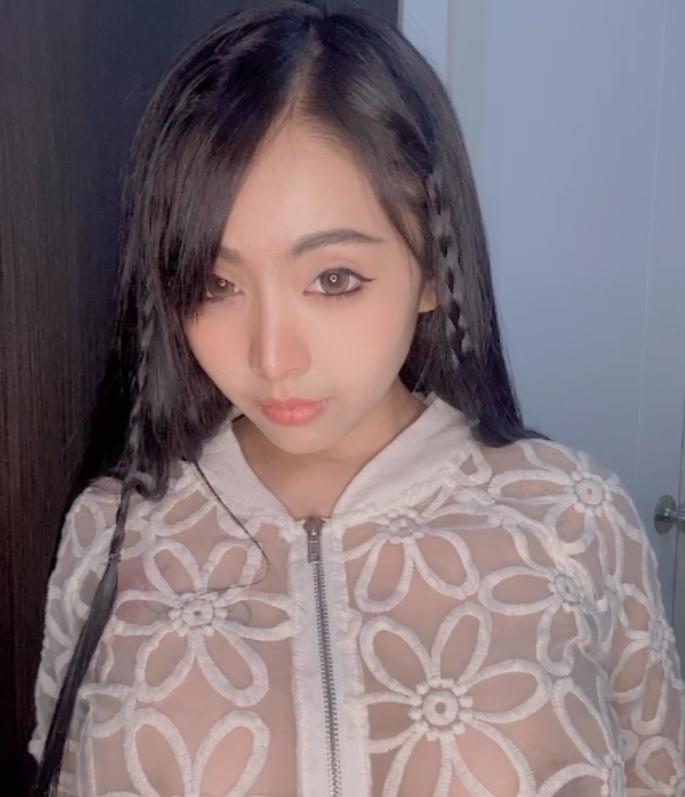 亚裔反差婊Xreindeers：丰富多样的视频内容，收藏210，百度ED2K