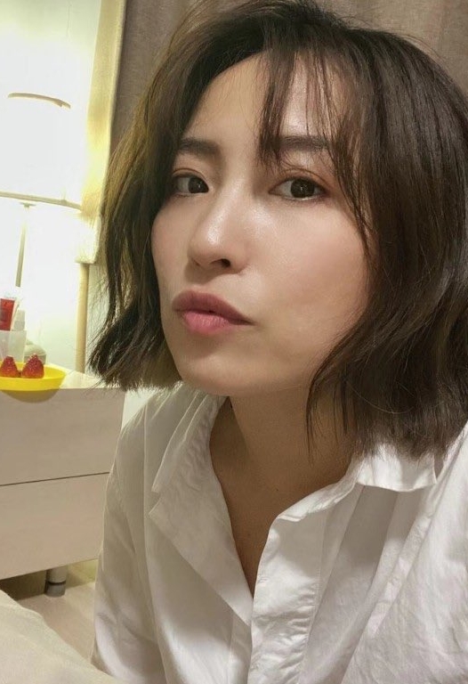 Zoemilf：反差婊教师少妇视频350M收藏