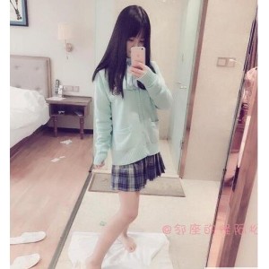 邻座的怪阿松：美腿女神超短裙上阵，3.9G视频合集