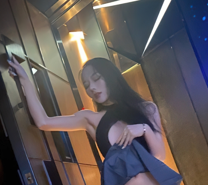 佳多饱人前女神人后小狗补露脸展示合集441个视频新增