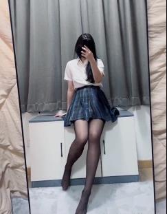 MomoYih嫩萝L合集2-各种马D大黑牛[17V-5.1G]