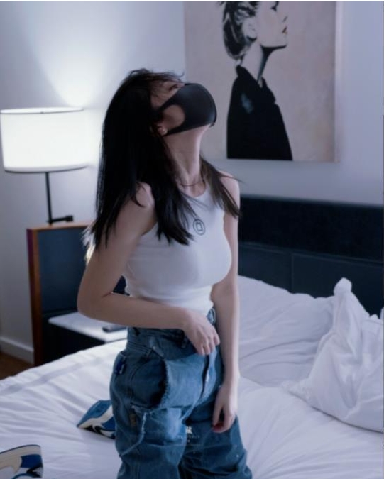 虎牙网红hongkongdoll最新私拍合集1V-212MB