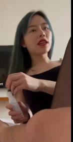 小七爱庄周：脚艺人的视频秀，25个视频总计677MB，熟能生巧的脚法技巧