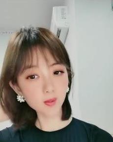 暖色小法师：P站女神高冷路贤娆6.3G自拍合集，绅士必备