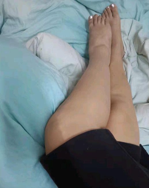 佛山单亲妈妈乱来视频曝光，放飞自我互动骚行为惊人磁力链接