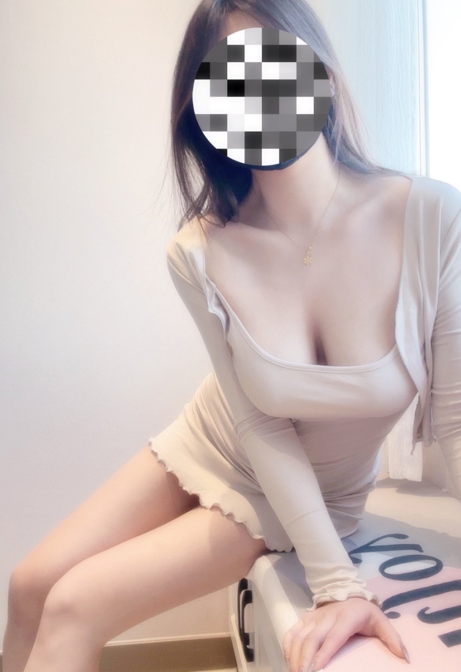 小鲅鱼定制：5.8g视频作品收藏量达506，网红福利姬引爆网络热议