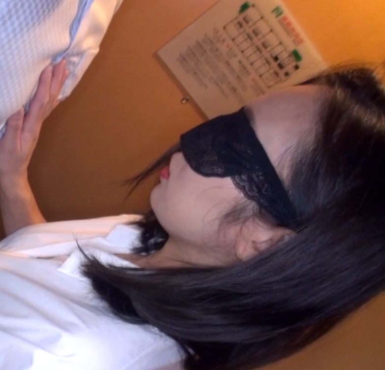 轨20v39.2g》视频，揭示了一个妻子越轨的故事，引起了不小的轰动。