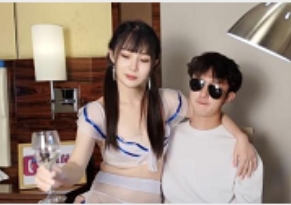 性感女导游推销纪念品与游客发生关系