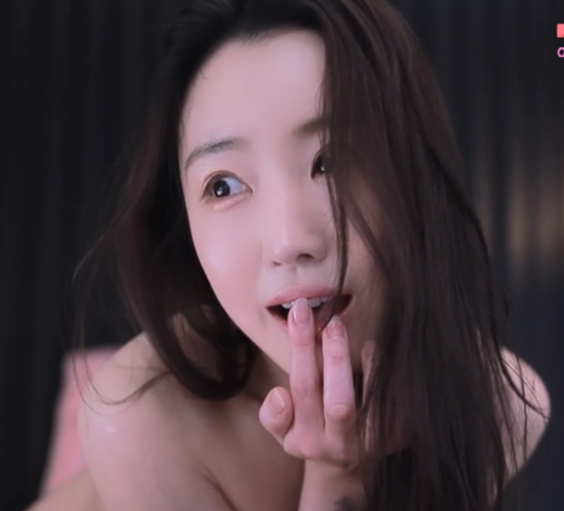 BJ顺德cool3333热舞视频集锦，无水印高清画质，6v+1g全程诱惑！