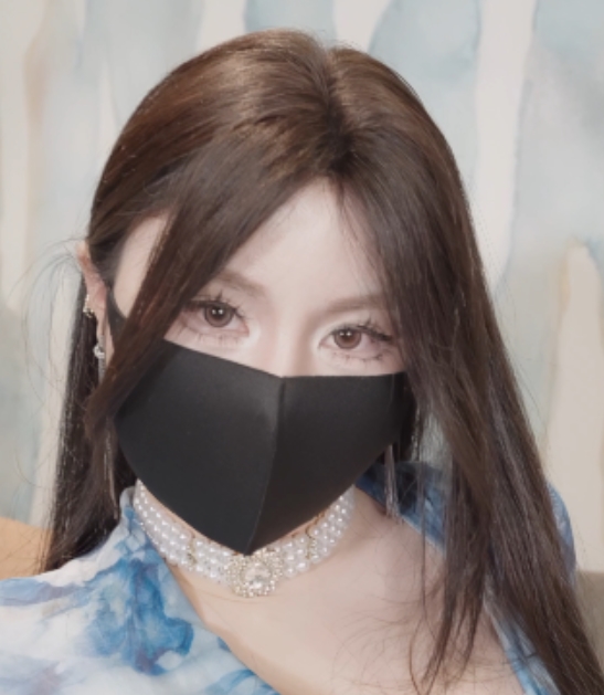 Onlyfans女神娜娜nana超大合集：78V+344G，中文对白，悄悄话，更新日志