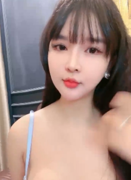 大罩杯女神幼猫r终于被互动了！互动道具某处视频1V+1.45G转载搬运百度盘