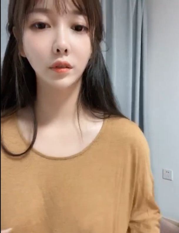 小奶猫@酥柚直播：大罩杯女主播福利视频密码房表演[103V-3.51G]