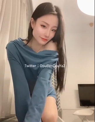 斗鱼超人气模特美女主播高质量浮力姬私拍合集，211P-16V-346MB，金主们的新宠