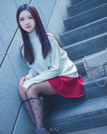 迷人绝美！源纱希喵喵定制COS合集9V-2.2G，浮力姬比基尼黑丝尤物，美女网红身材前车大灯，土豪金主必看！