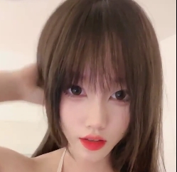 白嫩漂亮馒头特写揉搓，黑框眼镜双马尾身材超好1V视频670MB