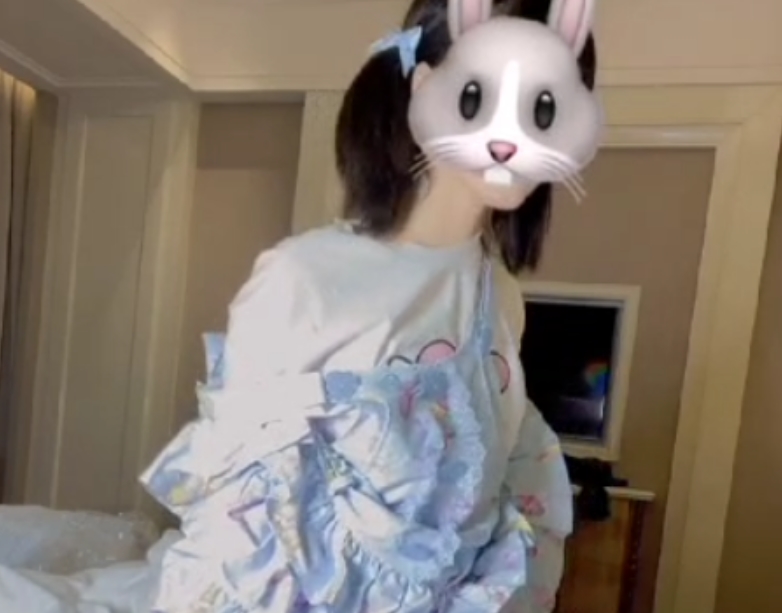 推特福利姬wink退圈前作品合集，4个视频共492M，清新嫩妹白丝双马尾