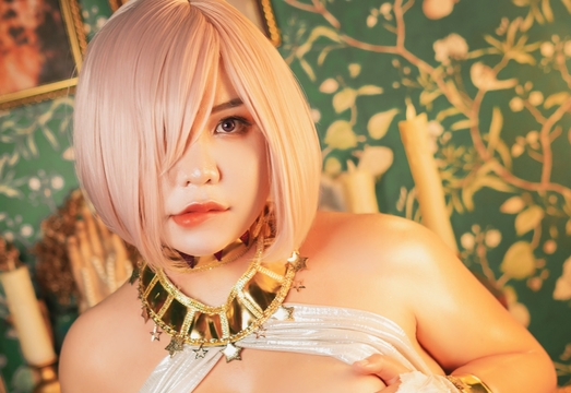 Queenie福利姬578P大罩杯巨臀图包1.74G自行打包下载