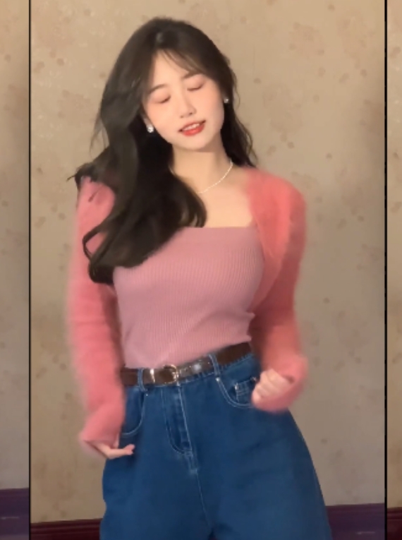 ，DJ弹力摇的《抖音女神摆舞与作品nu神的结合混剪》是一部精彩的视频作品，展现了他独特的创作风格和对音乐视频的热爱。视频大小为3.7G，画质为720P，绝对是您观看的绝佳选择。赶快点击观看，感受这份活力和魅力吧！