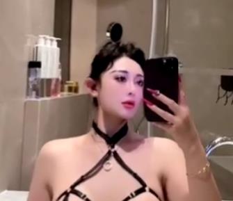 芷仪G宝：抖音自拍美颜大R，定制作品数量惊艳