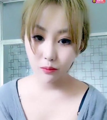 《短发小姐姐黄色魅力1v459.81MB百度云视频》