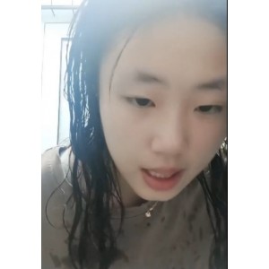 高价全方位展示！精选妹子学妹穿洋裙的女孩直播视频，23分钟时长，清晰画质，带声音！