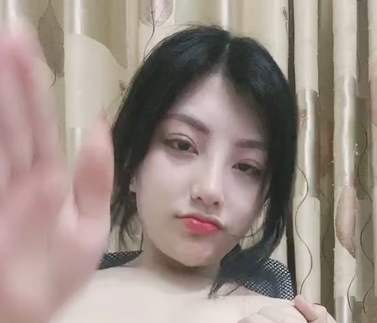 独特魅力大罩杯女友，某处弄净感觉视频1V+8P，总大小765MB百度盘