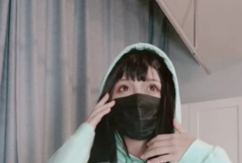 《白袜袜福利姬自行打包V+3G视频》