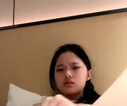 《高冷女神绵绵道具狂C！流不明液体5小时自拍》