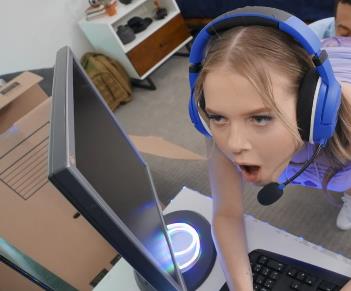 CocoLovelock：她的故事[1V-1.3G]-欧美传媒界新宠儿，视觉冲击与反差感的碰撞