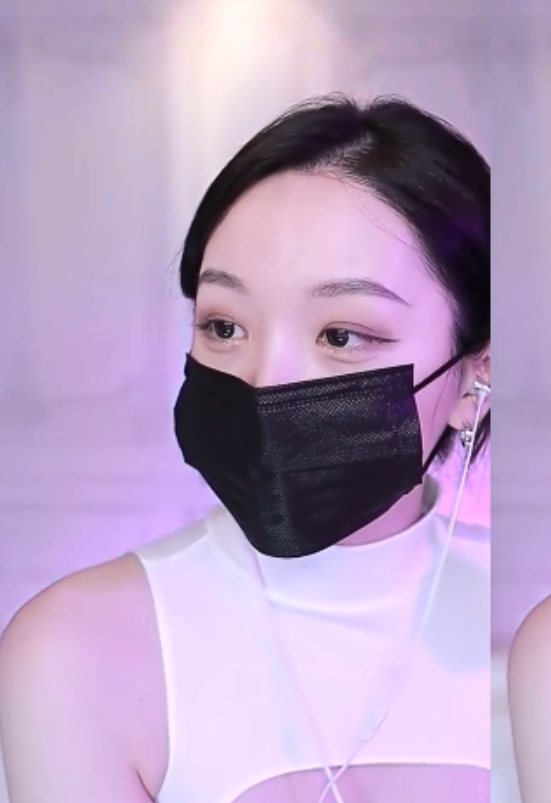 根据您提供的内容，为该商品取一个```plaintext[转载搬运]自录无水印韩国19+美女主播muse62（lilac0510近期热舞小合集[10v+2.2g][百度盘]```这个标题包含了关键信息和视频大小/数量，同时对内容进行了润色，使其更具吸引力。