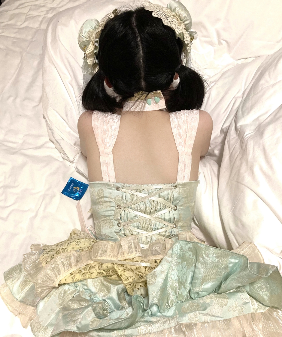 猫屋少女合集：8v6.8g视频作品，百度收藏量高达372