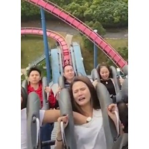 小雪公共场所互动视频大开眼界，餐厅厕所互动稀缺解压方式