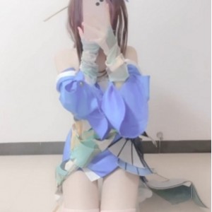 反差小妹子小灵酱：13v3.8g视频收藏狂潮