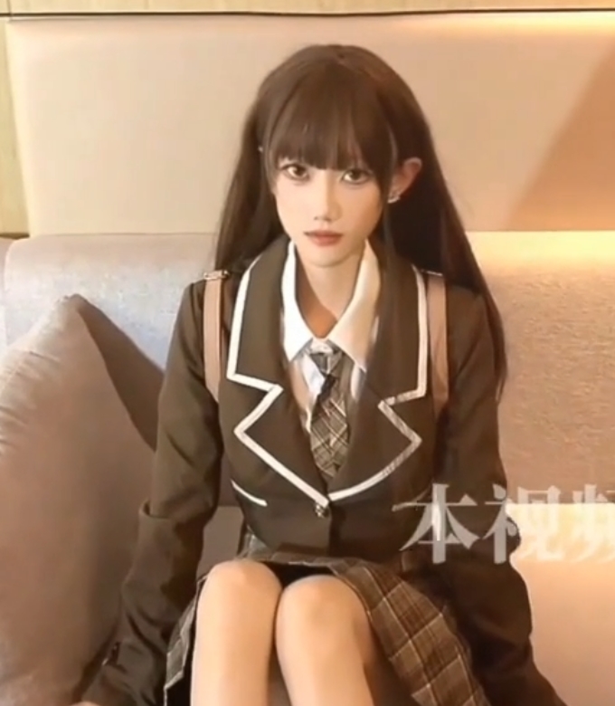 长腿女神小鹿自拍直播大片曝光，收藏狂潮涌现！