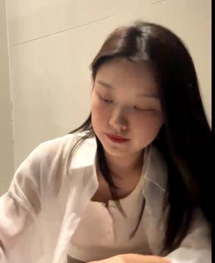 婷婷楼梯风韵自录直播[6V2.7G]，S妇多面性展示