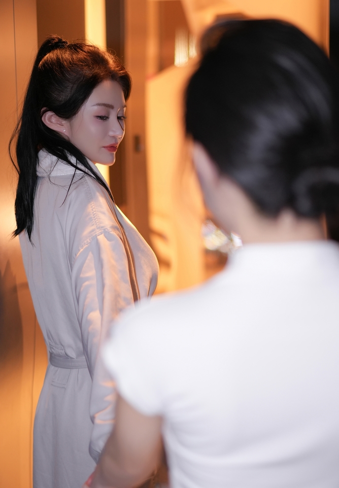 谭小灵13G自整理合集：多面性与魅力尽在其中，540张图+16个视频