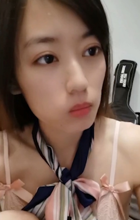 蜜桃睡不醒：25v视频，20分钟每集，百度搜索115次，79人收藏